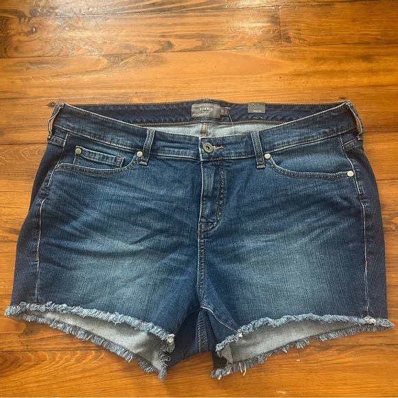 torrid Pants - Torrid NEW Mid Rise Denim Peace Out Cutoff Shorts Raw Hem Frayed Edge size 18